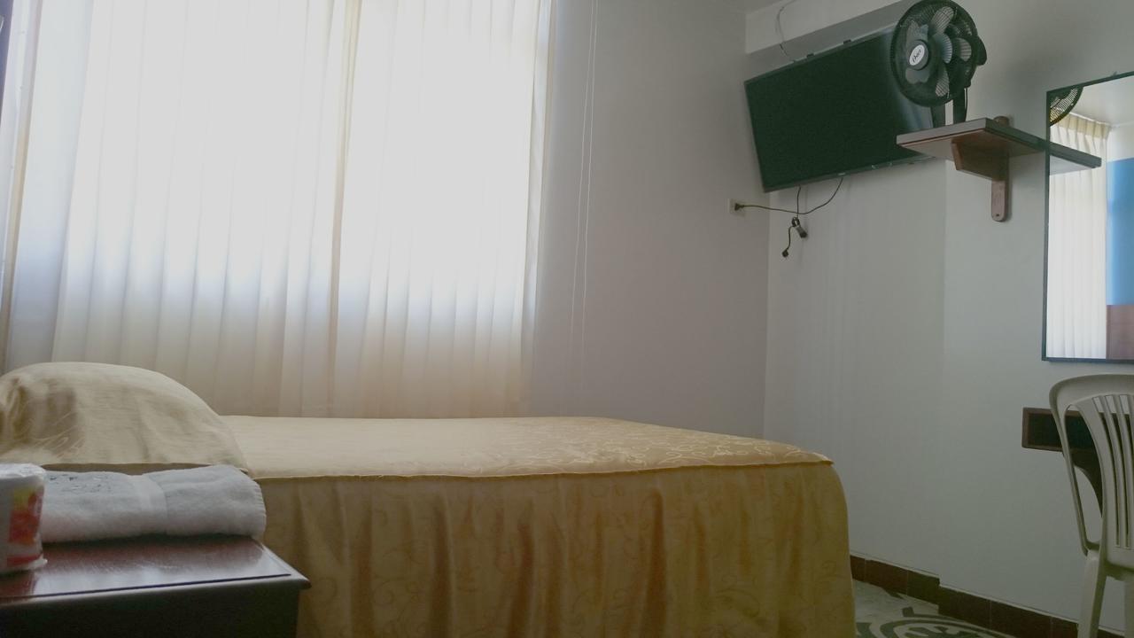 Hotel Cancun Хаэн Экстерьер фото