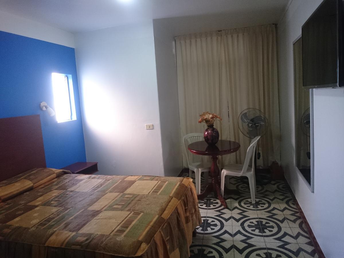 Hotel Cancun Хаэн Экстерьер фото